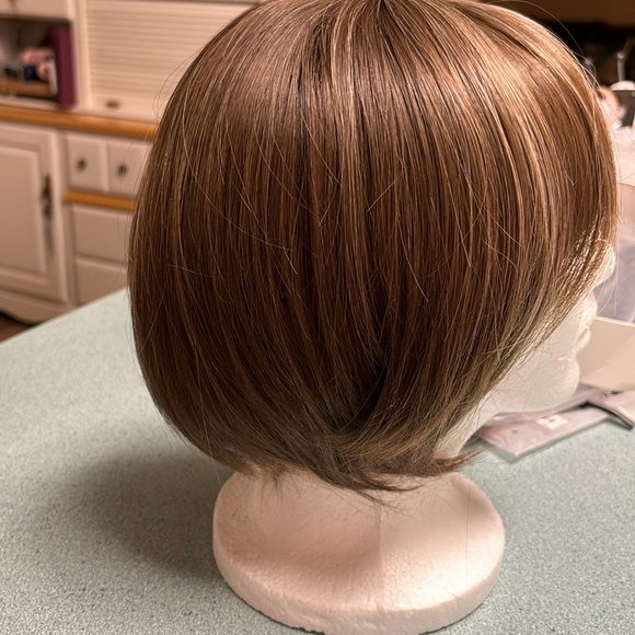 Gorgeous 8inch Pixie Women’s Wig - Picture 4 of 8